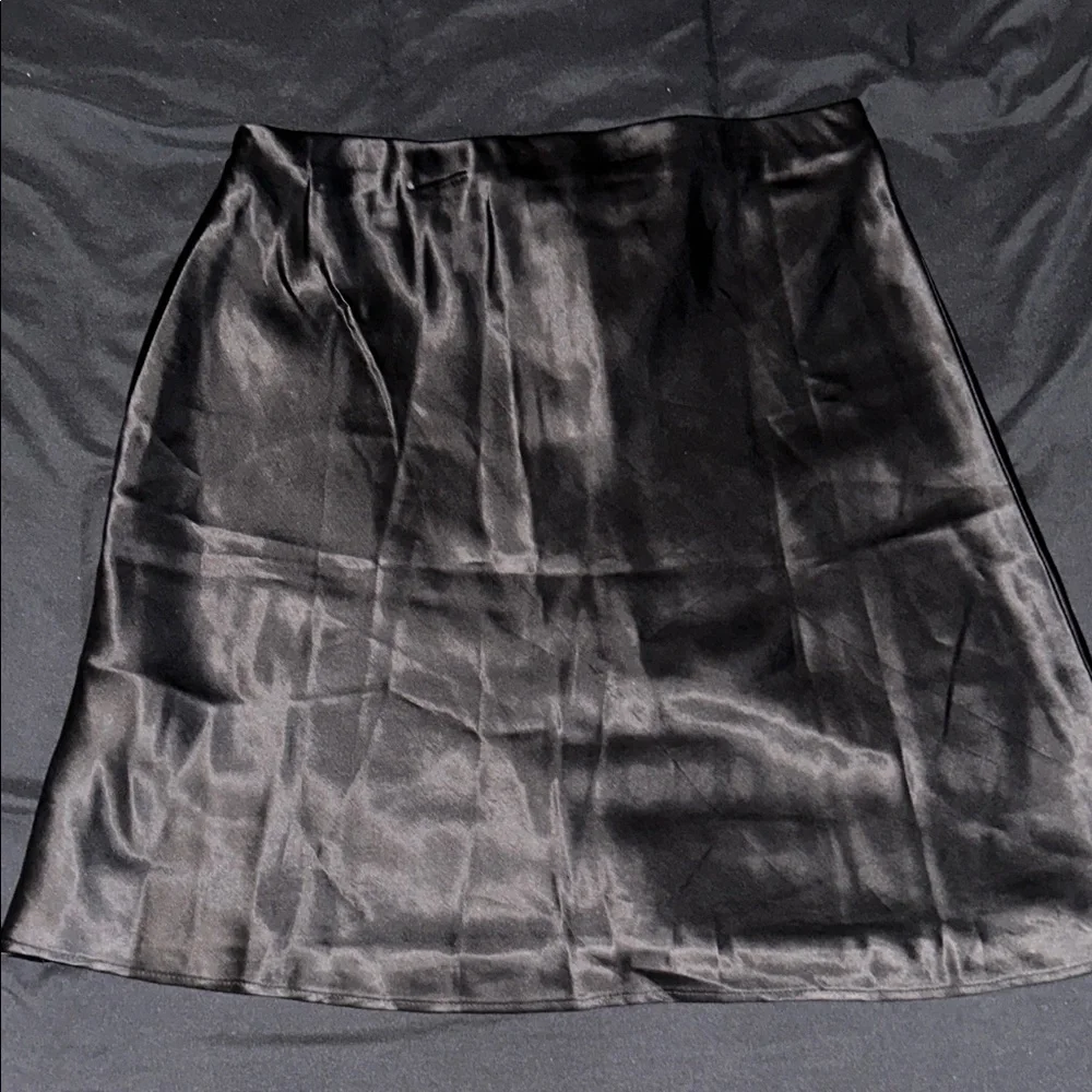 Whimsy + Row NWT Chelsea Skirt in Black Satin Texture Women’s Small - Picture 4 of 4